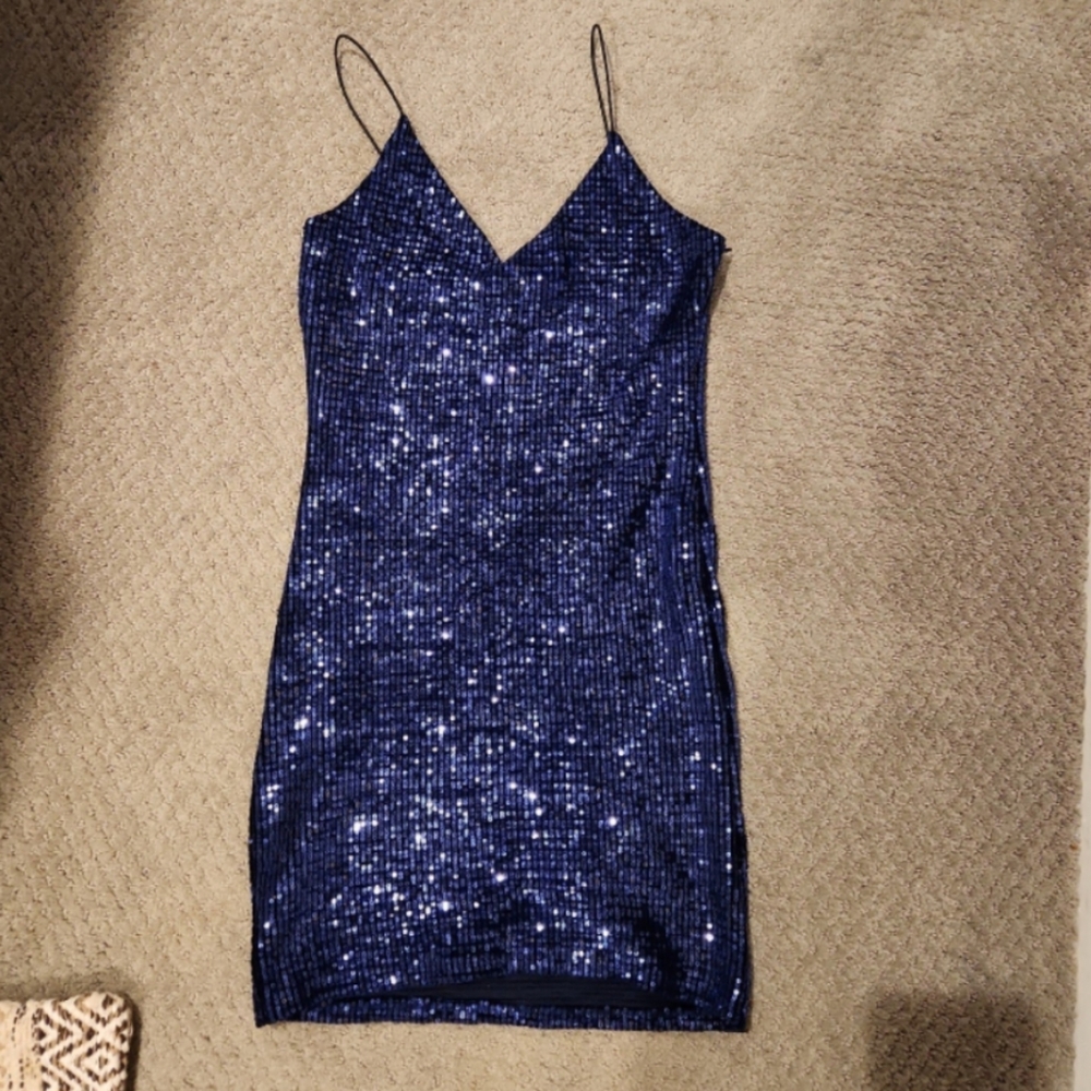 Sequin dress Beautiful Blue . Medium. NEW = Formal Ball, Homecoming, Prom